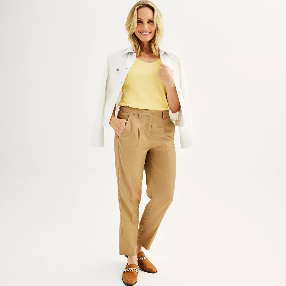 Women's Croft & Barrow® Essential V-Neck Tee 4 Women's Croft & Barrow® Essential V-Neck Tee - Image 4